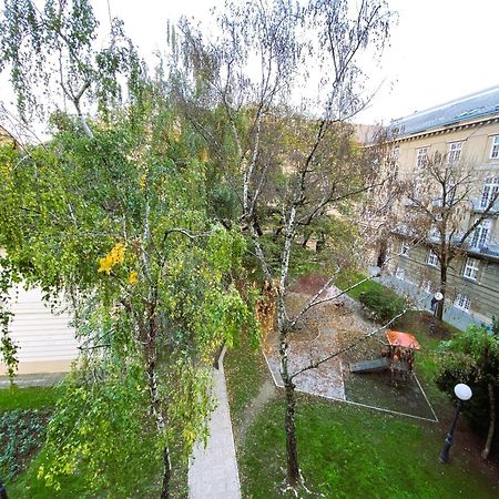 Brickwall Apartments Zagreb Rum bild