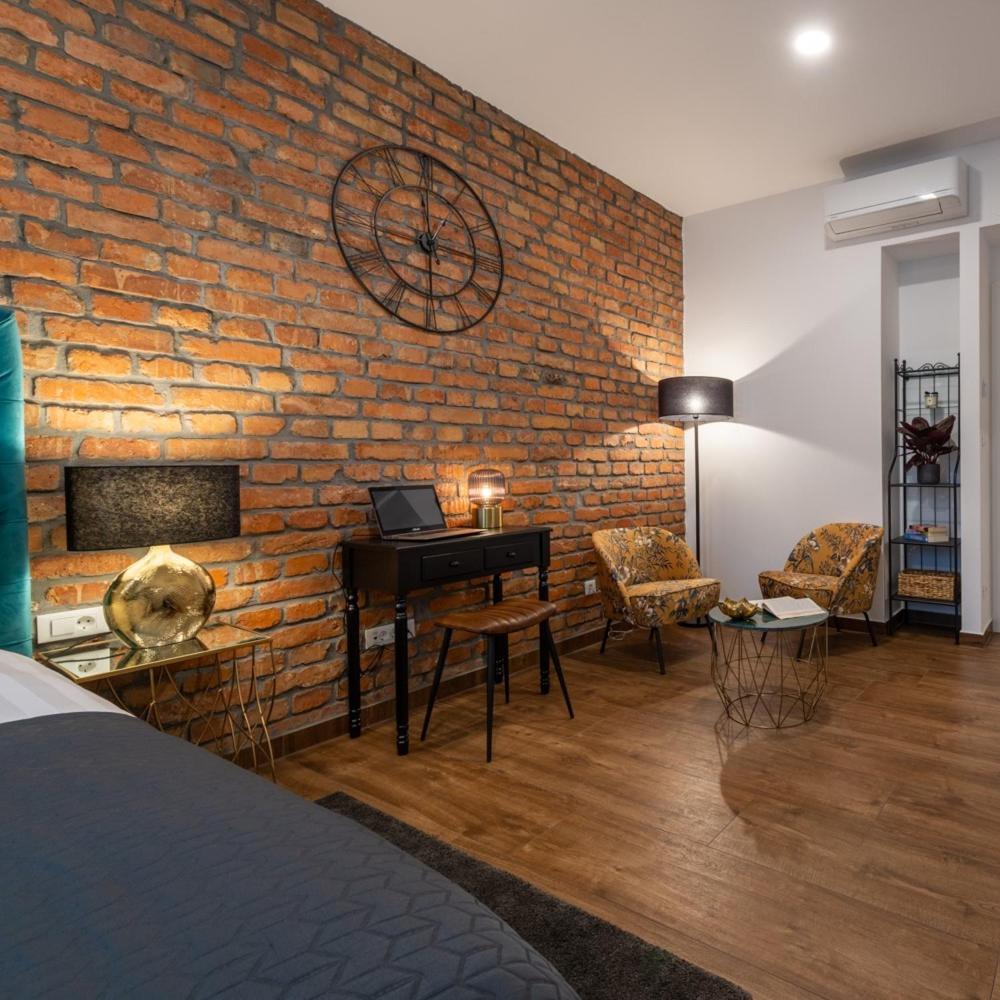 Brickwall Apartments Zagreb Rum bild